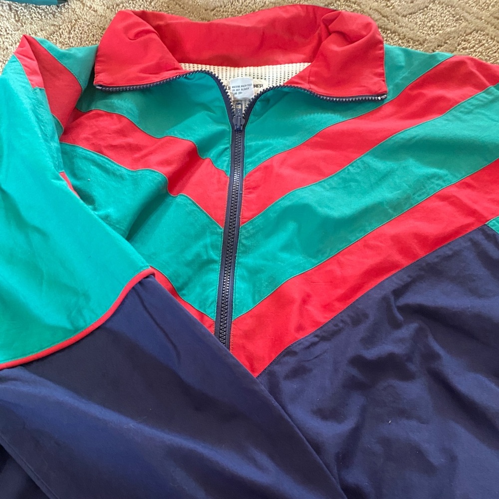 Size Large Vintage Windbreaker Jacket.